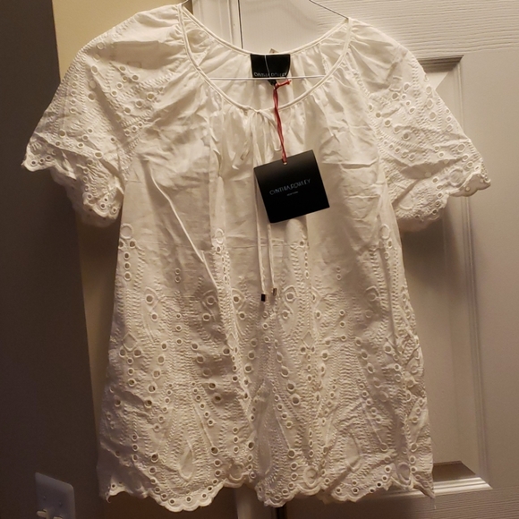 Cynthia Rowley Eyelet Blouse Scalloped Hem - Picture 2 of 4